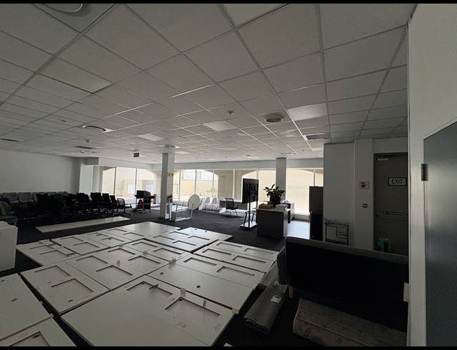 402M² OFFICE TO LET IN CLAREMONT